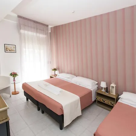 מלון Cristina 3*