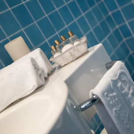 מלון Cristina 3*