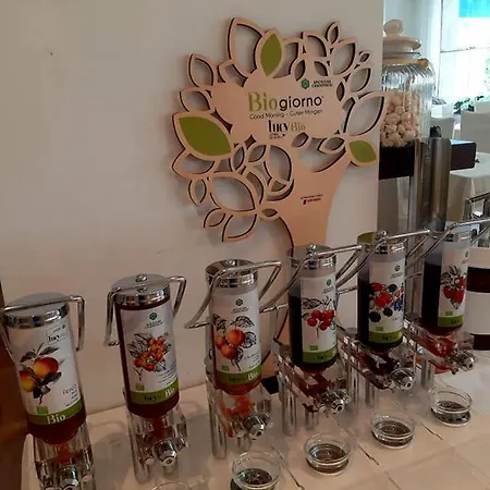 מלון Cristina 3*