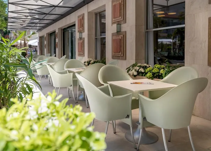 فندق Cristina 3*