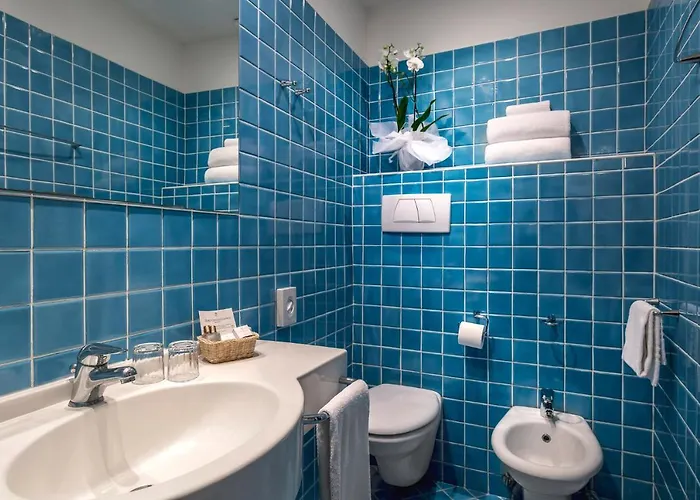 فندق Cristina 3*